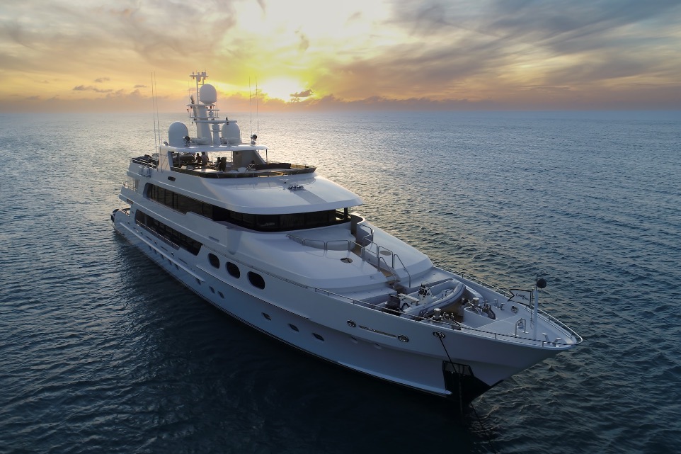 Interni Yachts Yacht Refitting